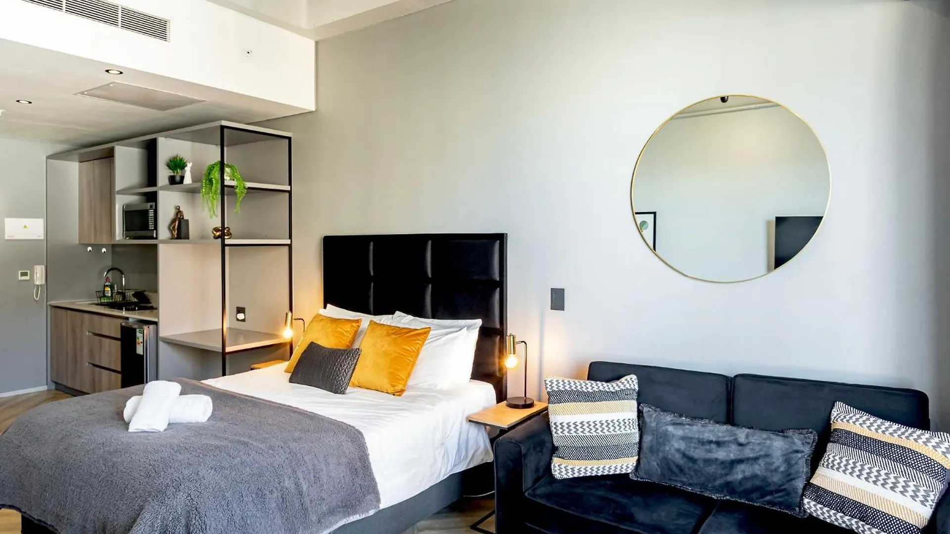 Smart, Contemporary Designed Apartment Cape Town 0*,  South Africa