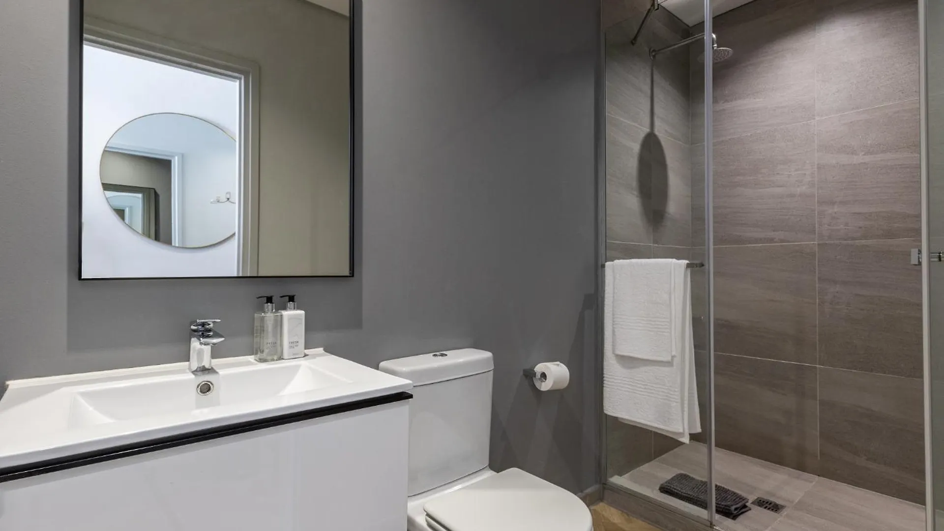 Smart, Contemporary Designed Apartment Cape Town South Africa